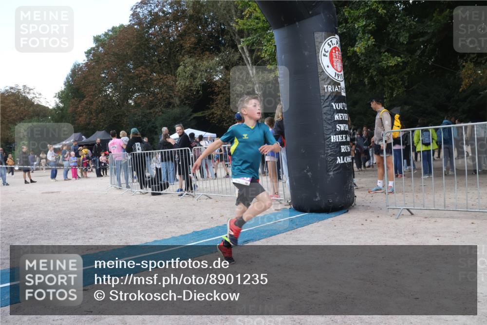 14.09.2025 - Stadtparktriathlon Strokosch-Dieckow http://msf.ph/oto/8901235 14.09.2025 15:02:16 Ziel 1842, 1847, 1858 meine-sportfotos.de