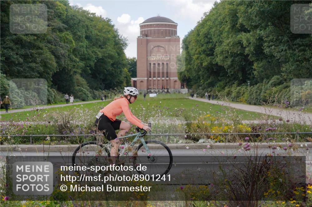 14.09.2025 - Stadtparktriathlon Michael Burmester http://msf.ph/oto/8901241 14.09.2025 13:12:36 Radfahren 1370, 1426, 1494 meine-sportfotos.de