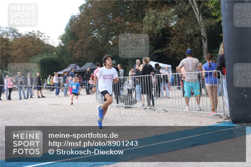 14.09.2025 - Stadtparktriathlon Strokosch-Dieckow http://msf.ph/oto/8901243 14.09.2025 15:02:19 Ziel 1842, 1847, 1858 meine-sportfotos.de