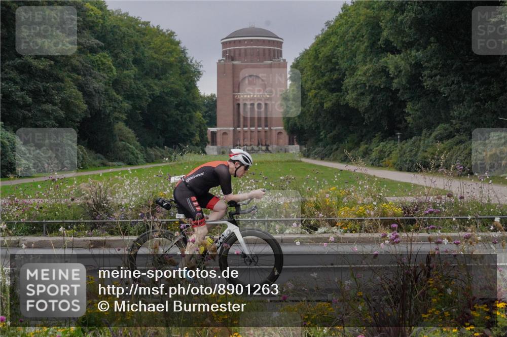14.09.2025 - Stadtparktriathlon Michael Burmester http://msf.ph/oto/8901263 14.09.2025 09:23:40 Radfahren 350, 399, 457, 488 meine-sportfotos.de