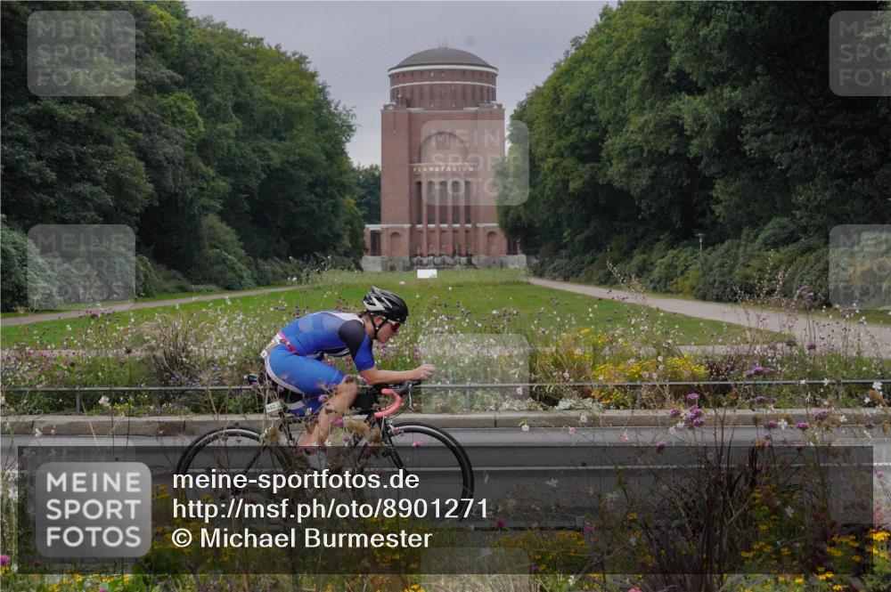 14.09.2025 - Stadtparktriathlon Michael Burmester http://msf.ph/oto/8901271 14.09.2025 09:23:41 Radfahren 350, 399, 457, 488 meine-sportfotos.de