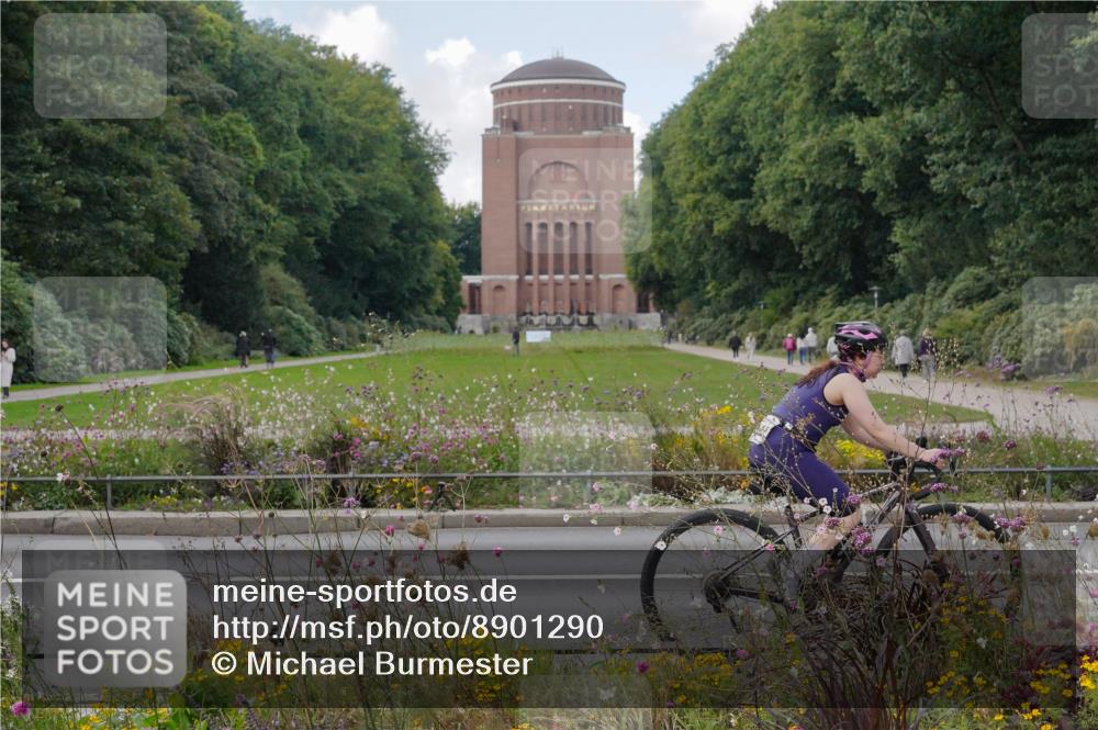 14.09.2025 - Stadtparktriathlon Michael Burmester http://msf.ph/oto/8901290 14.09.2025 13:13:24 Radfahren 1323, 1541 meine-sportfotos.de