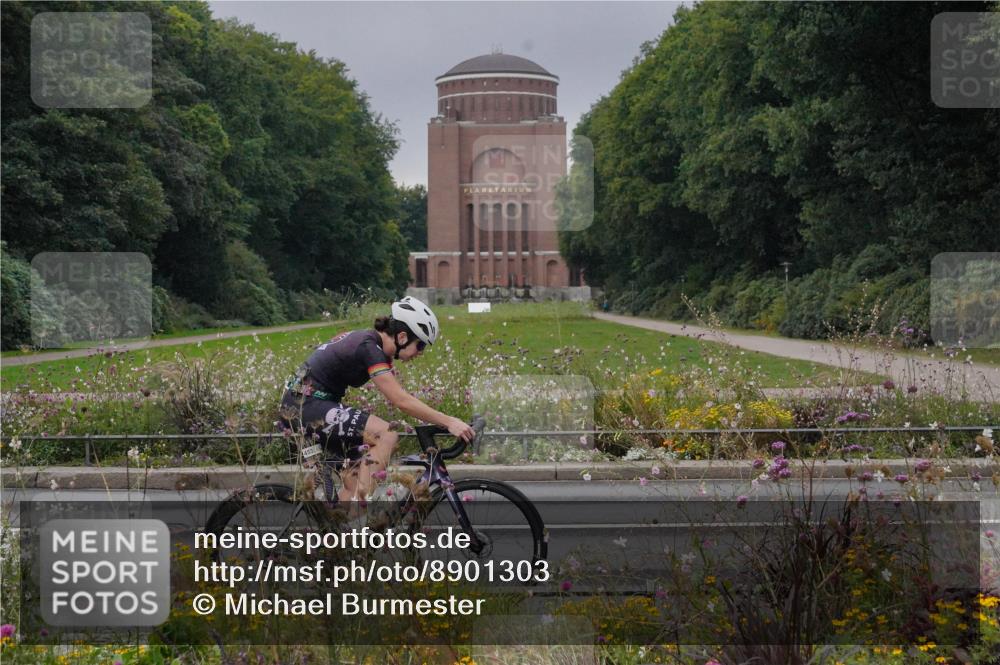 14.09.2025 - Stadtparktriathlon Michael Burmester http://msf.ph/oto/8901303 14.09.2025 09:23:54 Radfahren 391, 394, 453 meine-sportfotos.de