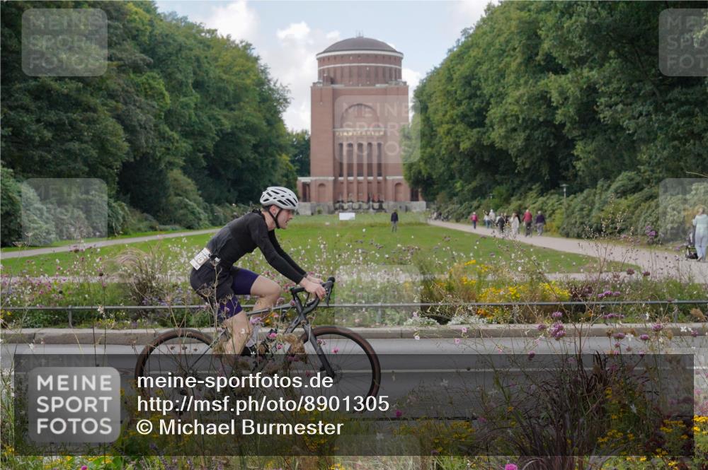 14.09.2025 - Stadtparktriathlon Michael Burmester http://msf.ph/oto/8901305 14.09.2025 13:13:40 Radfahren 1423, 1487, 1505, 1530 meine-sportfotos.de