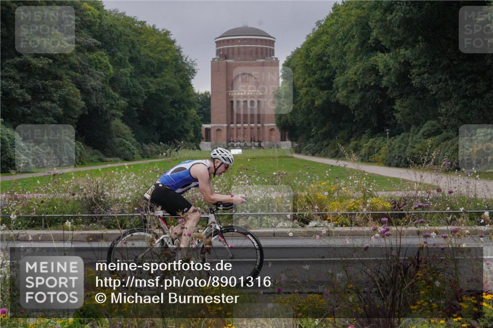 14.09.2025 - Stadtparktriathlon Michael Burmester http://msf.ph/oto/8901316 14.09.2025 09:24:02 Radfahren 391, 412 meine-sportfotos.de