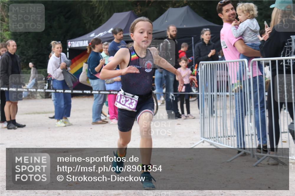 14.09.2025 - Stadtparktriathlon Strokosch-Dieckow http://msf.ph/oto/8901354 14.09.2025 15:03:17 Ziel 1798, 1815, 1823, 1846 meine-sportfotos.de