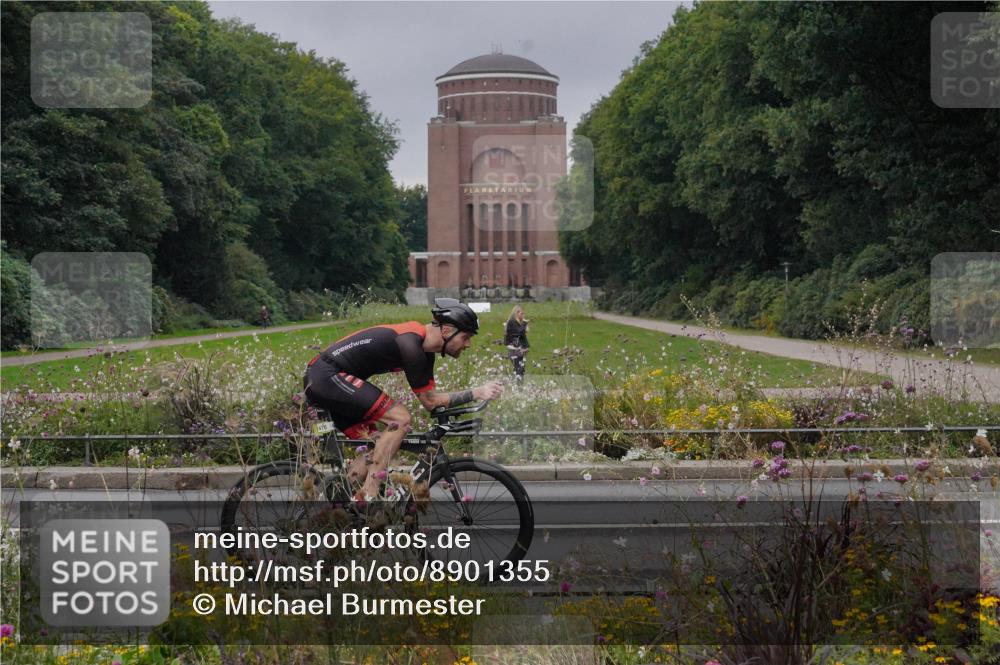 14.09.2025 - Stadtparktriathlon Michael Burmester http://msf.ph/oto/8901355 14.09.2025 09:24:31 Radfahren 317, 378, 465, 476 meine-sportfotos.de