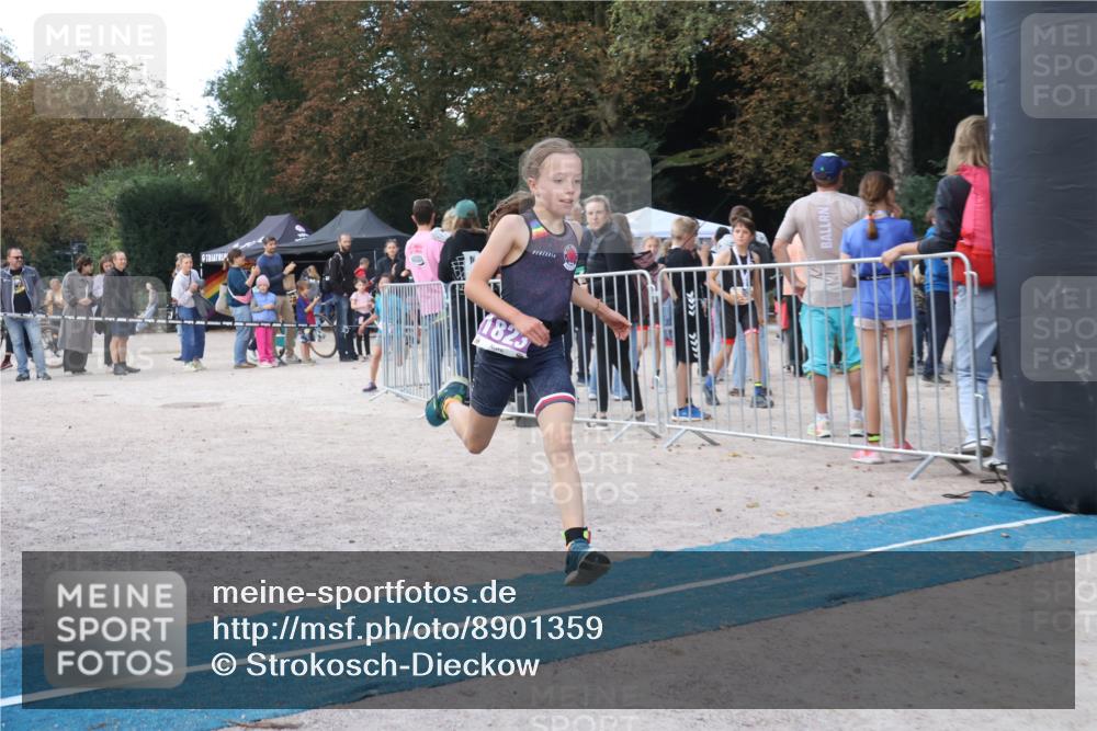 14.09.2025 - Stadtparktriathlon Strokosch-Dieckow http://msf.ph/oto/8901359 14.09.2025 15:03:18 Ziel 1798, 1815, 1823 meine-sportfotos.de