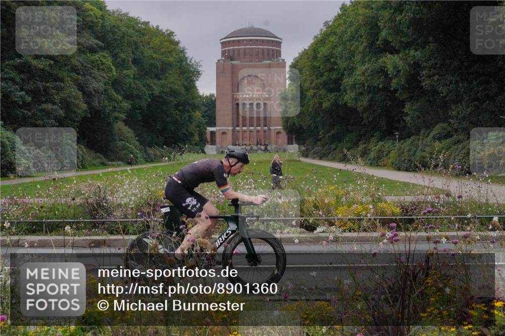 14.09.2025 - Stadtparktriathlon Michael Burmester http://msf.ph/oto/8901360 14.09.2025 09:24:32 Radfahren 317, 378, 405, 465, 476 meine-sportfotos.de