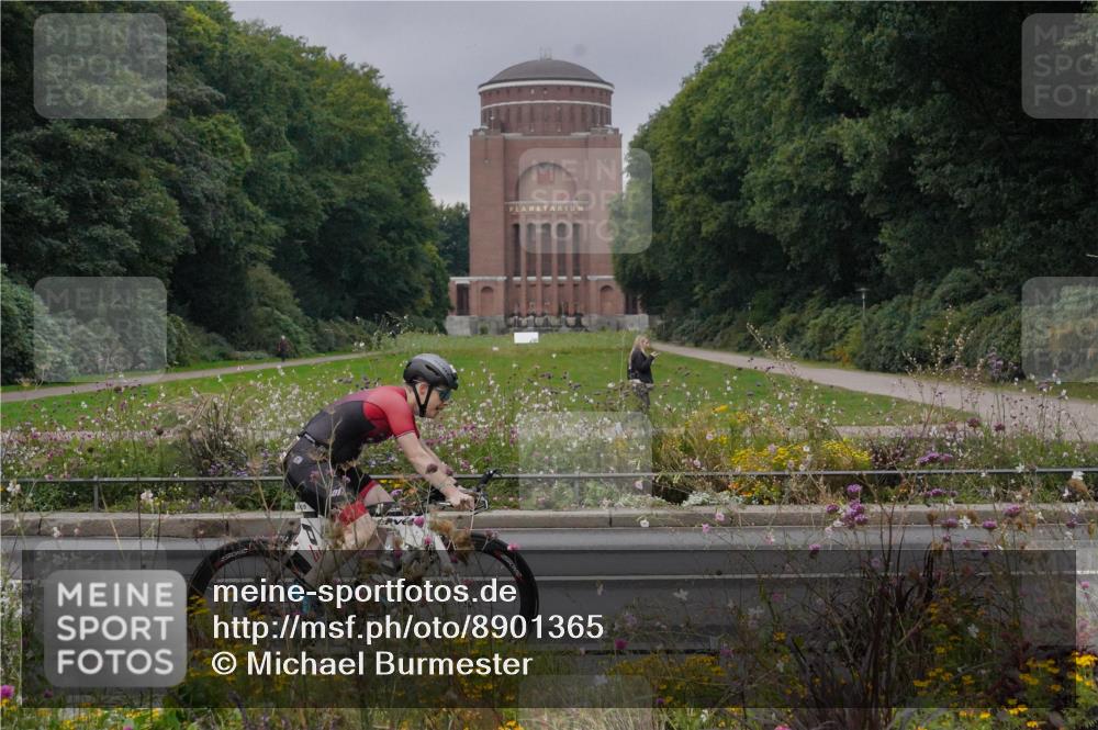 14.09.2025 - Stadtparktriathlon Michael Burmester http://msf.ph/oto/8901365 14.09.2025 09:24:33 Radfahren 317, 321, 378, 405, 465, 476 meine-sportfotos.de