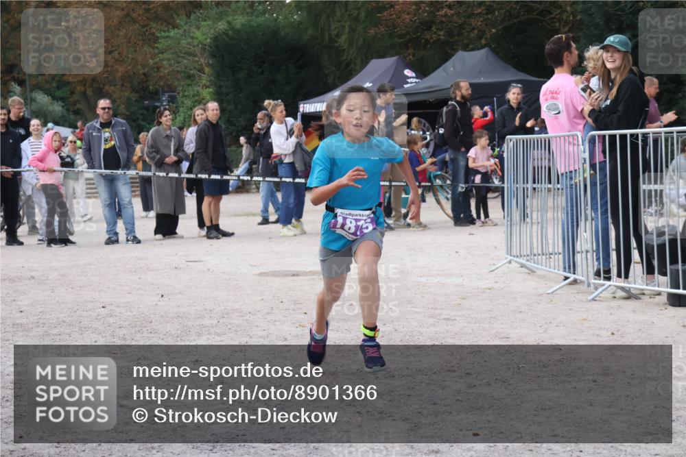 14.09.2025 - Stadtparktriathlon Strokosch-Dieckow http://msf.ph/oto/8901366 14.09.2025 15:03:20 Ziel 1798, 1815, 1823, 1863 meine-sportfotos.de