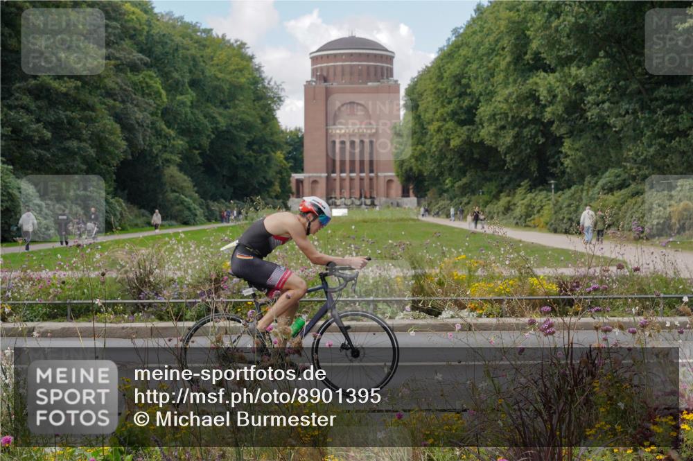 14.09.2025 - Stadtparktriathlon Michael Burmester http://msf.ph/oto/8901395 14.09.2025 13:14:55 Radfahren 1328, 1330, 1446, 1468, 1469, 1548 meine-sportfotos.de