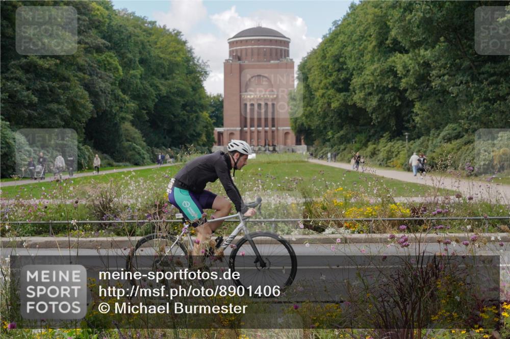 14.09.2025 - Stadtparktriathlon Michael Burmester http://msf.ph/oto/8901406 14.09.2025 13:15:01 Radfahren 1446, 1468, 1469 meine-sportfotos.de