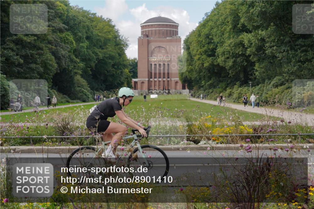 14.09.2025 - Stadtparktriathlon Michael Burmester http://msf.ph/oto/8901410 14.09.2025 13:15:03 Radfahren 1446, 1451, 1468, 1469 meine-sportfotos.de