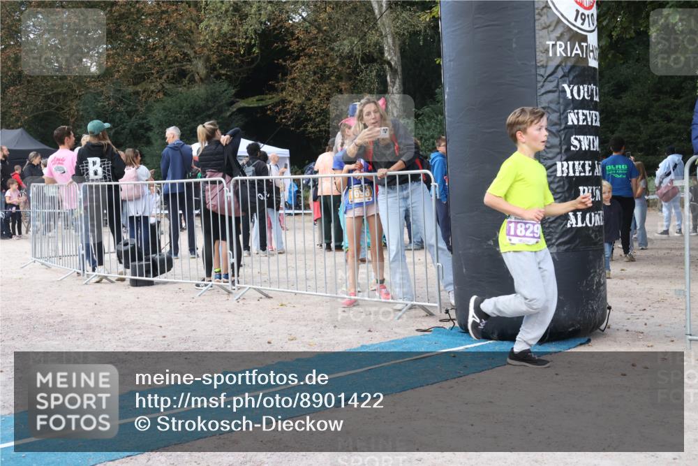 14.09.2025 - Stadtparktriathlon Strokosch-Dieckow http://msf.ph/oto/8901422 14.09.2025 15:03:38 Ziel 1818, 1829 meine-sportfotos.de