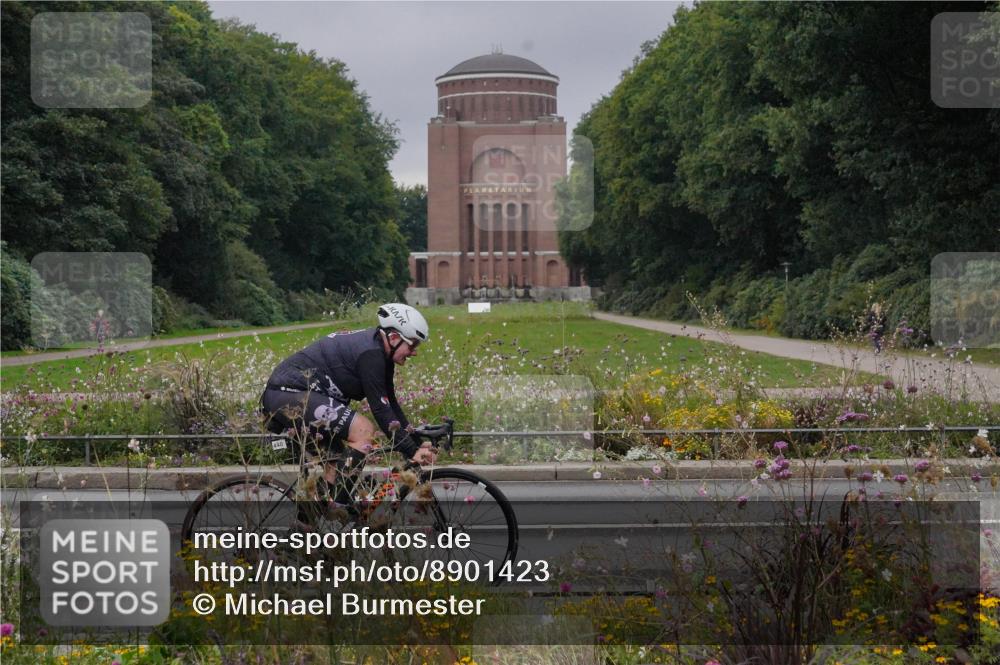 14.09.2025 - Stadtparktriathlon Michael Burmester http://msf.ph/oto/8901423 14.09.2025 09:25:00 Radfahren 332, 440 meine-sportfotos.de