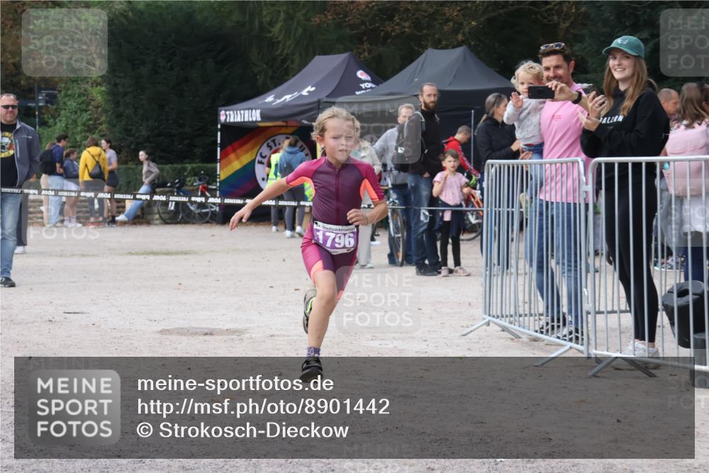 14.09.2025 - Stadtparktriathlon Strokosch-Dieckow http://msf.ph/oto/8901442 14.09.2025 15:03:54 Ziel 1796, 1807 meine-sportfotos.de