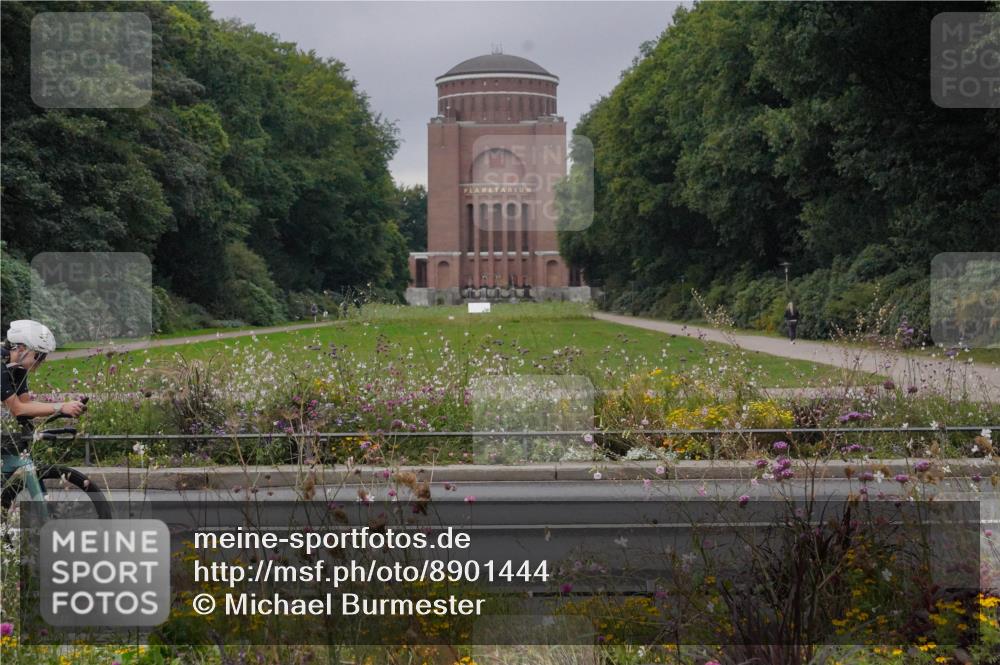 14.09.2025 - Stadtparktriathlon Michael Burmester http://msf.ph/oto/8901444 14.09.2025 09:25:14 Radfahren 397, 468, 493, 502 meine-sportfotos.de