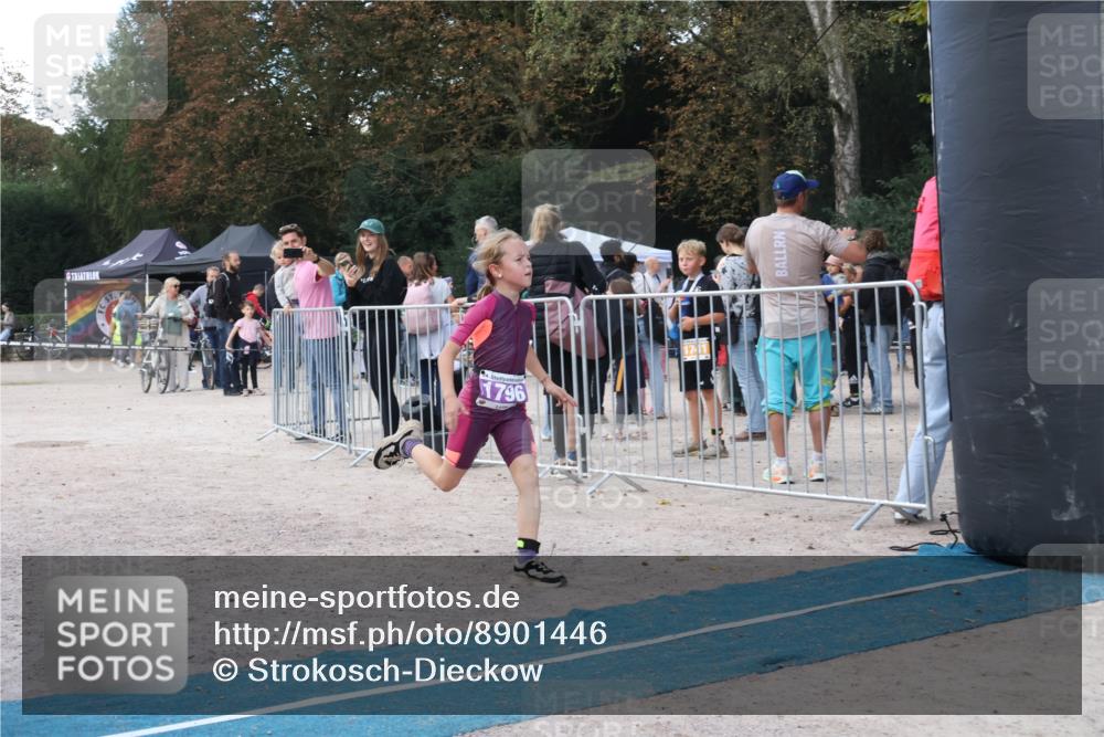 14.09.2025 - Stadtparktriathlon Strokosch-Dieckow http://msf.ph/oto/8901446 14.09.2025 15:03:55 Ziel 1796, 1807 meine-sportfotos.de