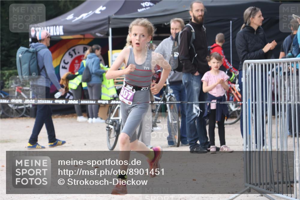 14.09.2025 - Stadtparktriathlon Strokosch-Dieckow http://msf.ph/oto/8901451 14.09.2025 15:03:58 Ziel 1796, 1807 meine-sportfotos.de