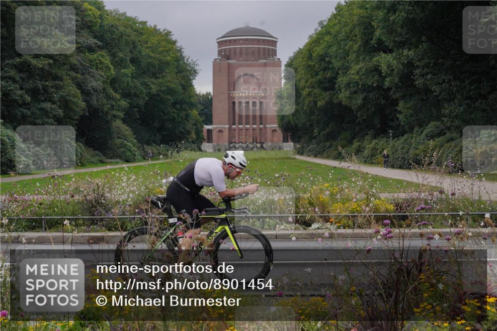 14.09.2025 - Stadtparktriathlon Michael Burmester http://msf.ph/oto/8901454 14.09.2025 09:25:19 Radfahren 322, 397, 468, 475, 493, 502 meine-sportfotos.de