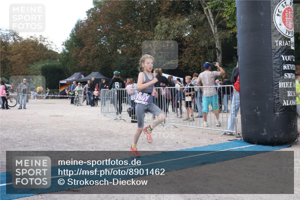 14.09.2025 - Stadtparktriathlon Strokosch-Dieckow http://msf.ph/oto/8901462 14.09.2025 15:04:01 Ziel 1796, 1807 meine-sportfotos.de