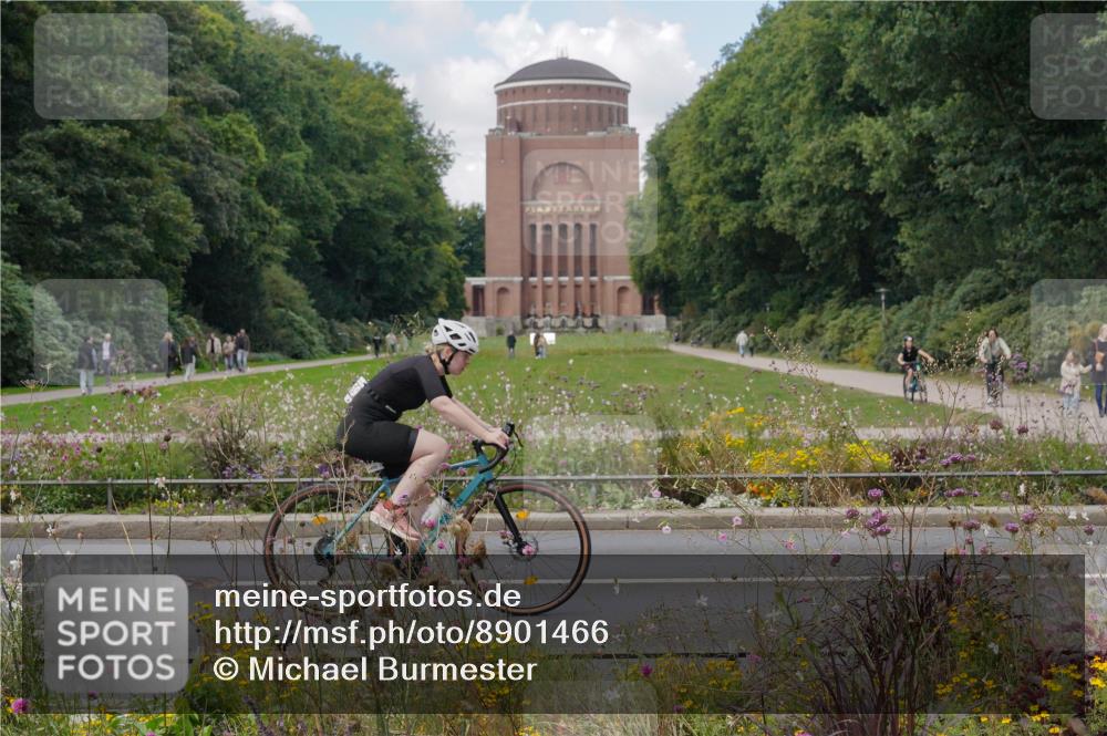 14.09.2025 - Stadtparktriathlon Michael Burmester http://msf.ph/oto/8901466 14.09.2025 13:15:46 Radfahren 1422, 1459, 1474, 1481, 1531, 1542 meine-sportfotos.de