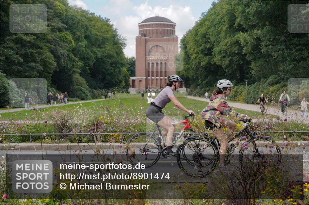 14.09.2025 - Stadtparktriathlon Michael Burmester http://msf.ph/oto/8901474 14.09.2025 13:15:47 Radfahren 1422, 1459, 1474, 1481, 1531, 1542 meine-sportfotos.de