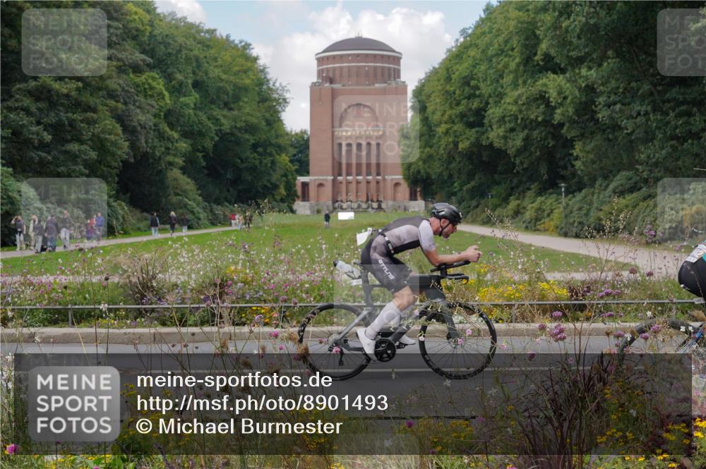 14.09.2025 - Stadtparktriathlon Michael Burmester http://msf.ph/oto/8901493 14.09.2025 13:16:04 Radfahren 1442, 1492 meine-sportfotos.de