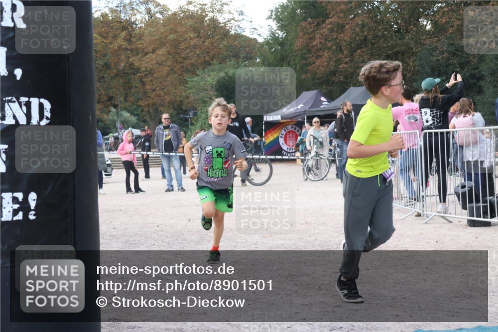 14.09.2025 - Stadtparktriathlon Strokosch-Dieckow http://msf.ph/oto/8901501 14.09.2025 15:04:19 Ziel 1422, 1802, 1820, 1821, 1828, 1845, 1851 meine-sportfotos.de