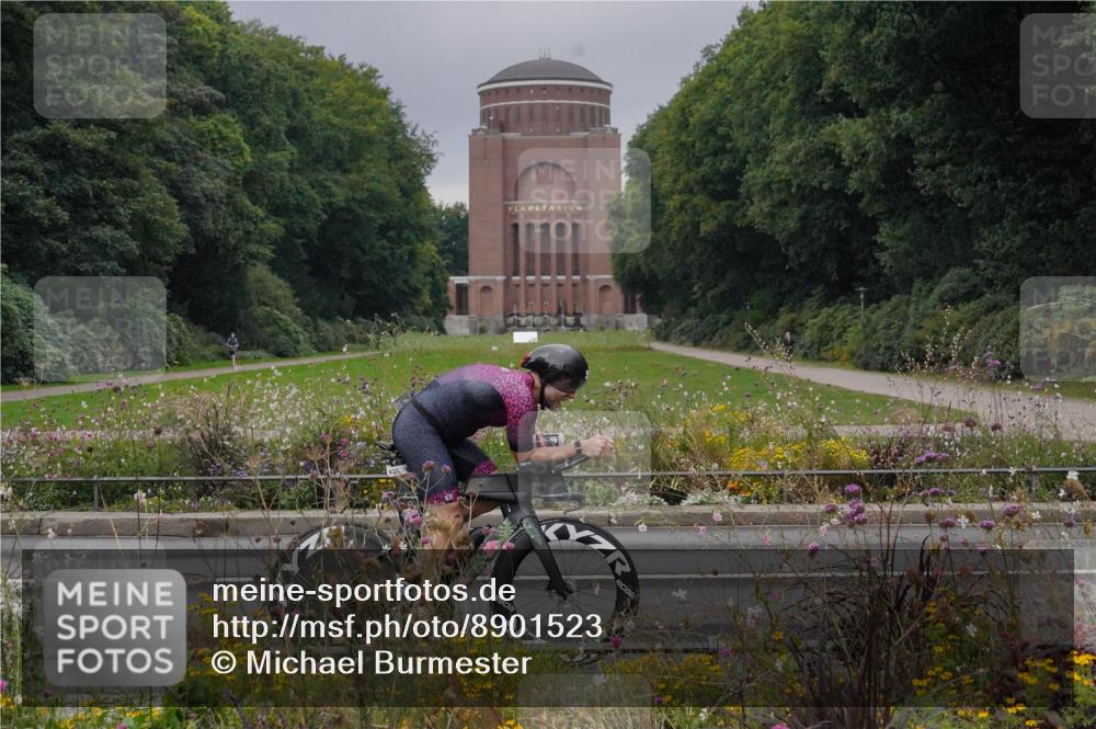 14.09.2025 - Stadtparktriathlon Michael Burmester http://msf.ph/oto/8901523 14.09.2025 09:25:37 Radfahren 316, 425, 431, 481, 483 meine-sportfotos.de