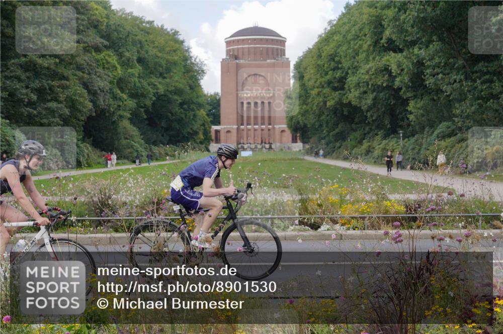 14.09.2025 - Stadtparktriathlon Michael Burmester http://msf.ph/oto/8901530 14.09.2025 13:17:05 Radfahren 1432, 1460, 1462, 1477, 1532, 1559 meine-sportfotos.de