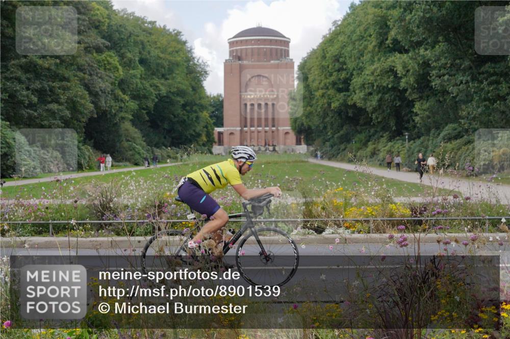 14.09.2025 - Stadtparktriathlon Michael Burmester http://msf.ph/oto/8901539 14.09.2025 13:17:09 Radfahren 1432, 1460, 1462, 1477, 1479, 1559 meine-sportfotos.de