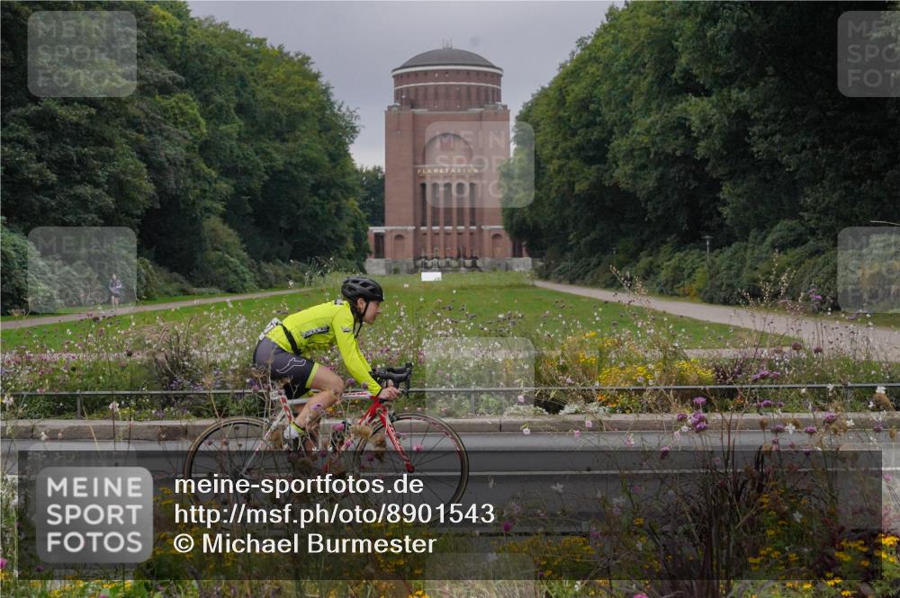 14.09.2025 - Stadtparktriathlon Michael Burmester http://msf.ph/oto/8901543 14.09.2025 09:25:47 Radfahren 420, 459, 480, 483 meine-sportfotos.de
