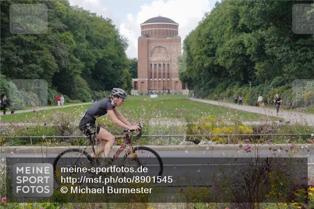 14.09.2025 - Stadtparktriathlon Michael Burmester http://msf.ph/oto/8901545 14.09.2025 13:17:11 Radfahren 1432, 1460, 1462, 1477, 1479 meine-sportfotos.de