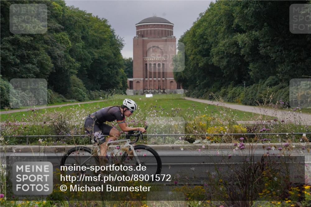 14.09.2025 - Stadtparktriathlon Michael Burmester http://msf.ph/oto/8901572 14.09.2025 09:26:00 Radfahren 454, 455, 471, 482 meine-sportfotos.de