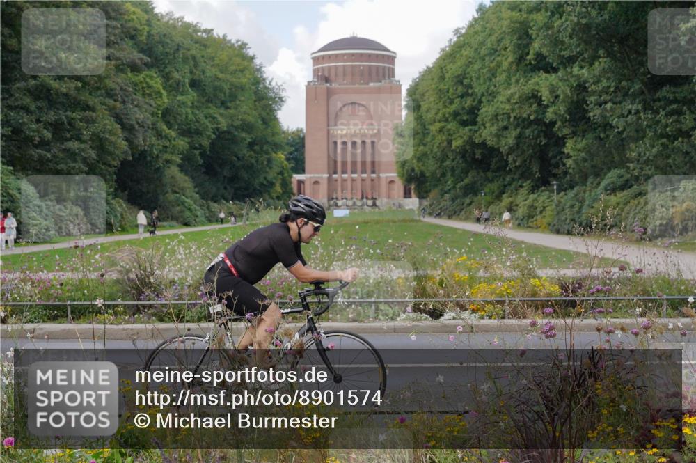 14.09.2025 - Stadtparktriathlon Michael Burmester http://msf.ph/oto/8901574 14.09.2025 13:17:35 Radfahren 1427, 1488, 1499, 1510, 1544, 1554 meine-sportfotos.de