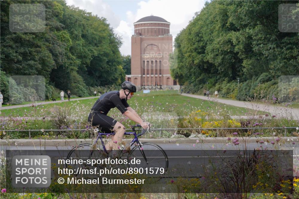 14.09.2025 - Stadtparktriathlon Michael Burmester http://msf.ph/oto/8901579 14.09.2025 13:17:37 Radfahren 1427, 1488, 1499, 1510, 1522, 1544 meine-sportfotos.de