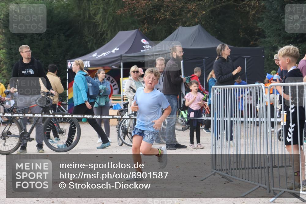 14.09.2025 - Stadtparktriathlon Strokosch-Dieckow http://msf.ph/oto/8901587 14.09.2025 15:04:50 Ziel 1812, 1837 meine-sportfotos.de