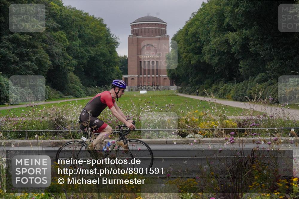 14.09.2025 - Stadtparktriathlon Michael Burmester http://msf.ph/oto/8901591 14.09.2025 09:26:10 Radfahren 395, 482 meine-sportfotos.de