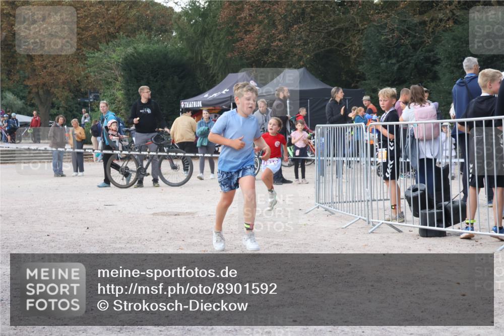 14.09.2025 - Stadtparktriathlon Strokosch-Dieckow http://msf.ph/oto/8901592 14.09.2025 15:04:51 Ziel 1812, 1837 meine-sportfotos.de