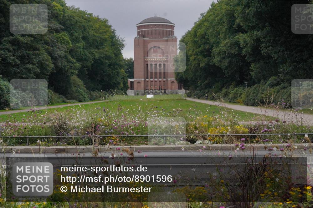 14.09.2025 - Stadtparktriathlon Michael Burmester http://msf.ph/oto/8901596 14.09.2025 09:26:11 Radfahren 395, 415, 464, 482 meine-sportfotos.de