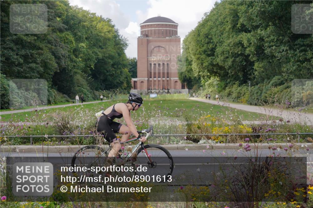 14.09.2025 - Stadtparktriathlon Michael Burmester http://msf.ph/oto/8901613 14.09.2025 13:17:52 Radfahren 1325, 1448, 1454, 1515, 1534 meine-sportfotos.de
