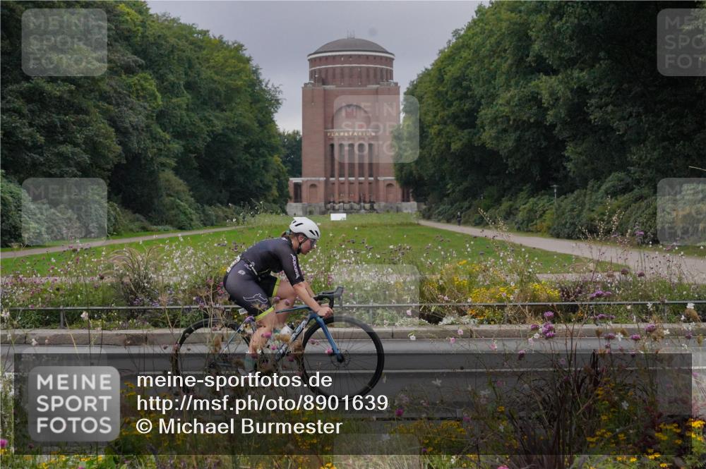 14.09.2025 - Stadtparktriathlon Michael Burmester http://msf.ph/oto/8901639 14.09.2025 09:26:26 Radfahren 320, 356, 381, 389, 419, 439, 443, 447, 472, 486, 495 meine-sportfotos.de