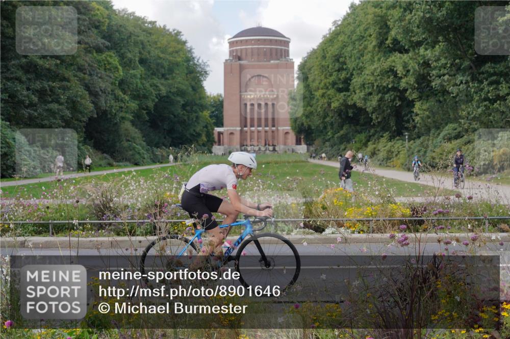 14.09.2025 - Stadtparktriathlon Michael Burmester http://msf.ph/oto/8901646 14.09.2025 13:18:33 Radfahren 1436, 1453, 1480, 1501, 1521, 1543, 1545 meine-sportfotos.de