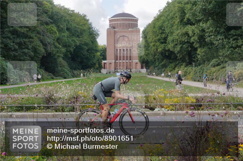 14.09.2025 - Stadtparktriathlon Michael Burmester http://msf.ph/oto/8901651 14.09.2025 13:18:34 Radfahren 1436, 1453, 1480, 1501, 1521, 1543, 1545 meine-sportfotos.de