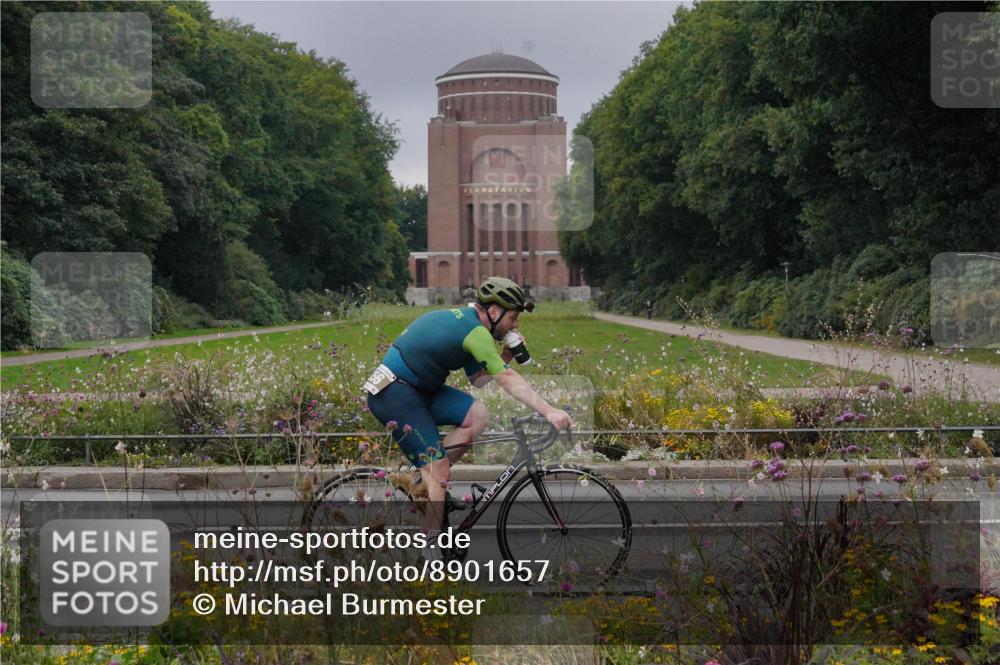 14.09.2025 - Stadtparktriathlon Michael Burmester http://msf.ph/oto/8901657 14.09.2025 09:26:31 Radfahren 306, 320, 356, 381, 389, 419, 439, 447, 472, 486, 495 meine-sportfotos.de