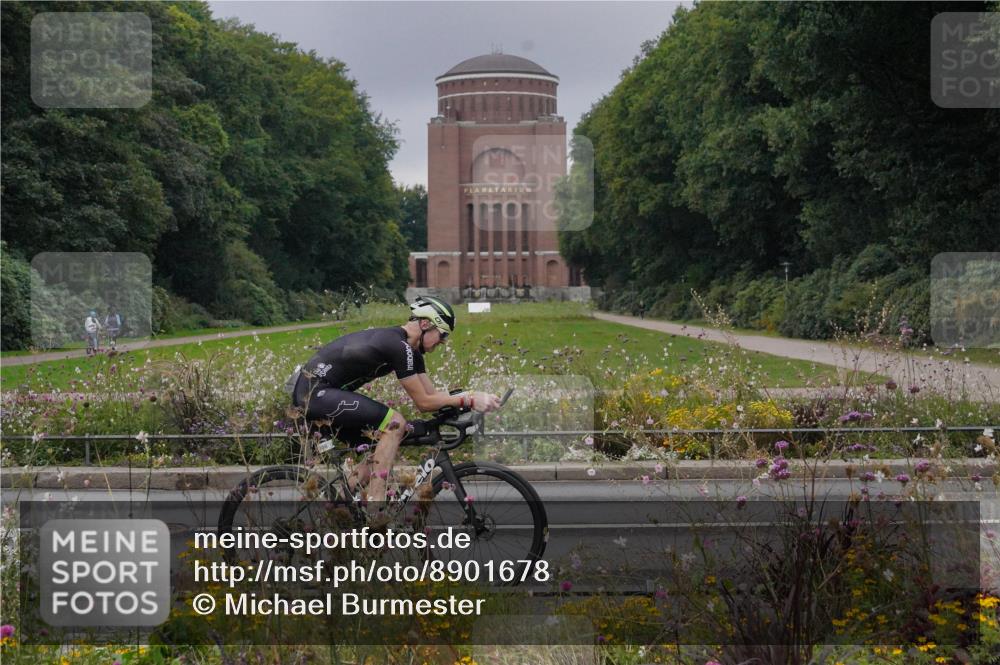 14.09.2025 - Stadtparktriathlon Michael Burmester http://msf.ph/oto/8901678 14.09.2025 09:26:38 Radfahren 302, 306, 338, 381, 389, 439, 442, 456, 479 meine-sportfotos.de
