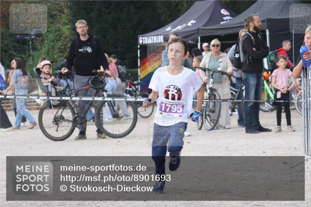 14.09.2025 - Stadtparktriathlon Strokosch-Dieckow http://msf.ph/oto/8901693 14.09.2025 15:05:17 Ziel 1795, 1801, 1803, 1855 meine-sportfotos.de