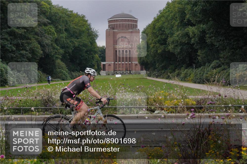 14.09.2025 - Stadtparktriathlon Michael Burmester http://msf.ph/oto/8901698 14.09.2025 09:26:46 Radfahren 302, 338, 442, 456, 479 meine-sportfotos.de